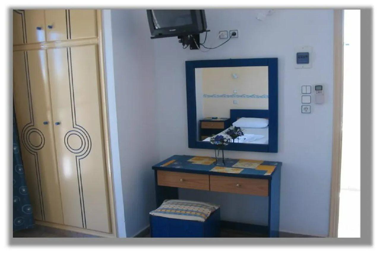 Christos Makrinos Rooms Adamantas  ภายนอก รูปภาพ